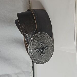 Vintage Candie's Leather Belt Sz XL Brown with vine detail design Cross Buckle